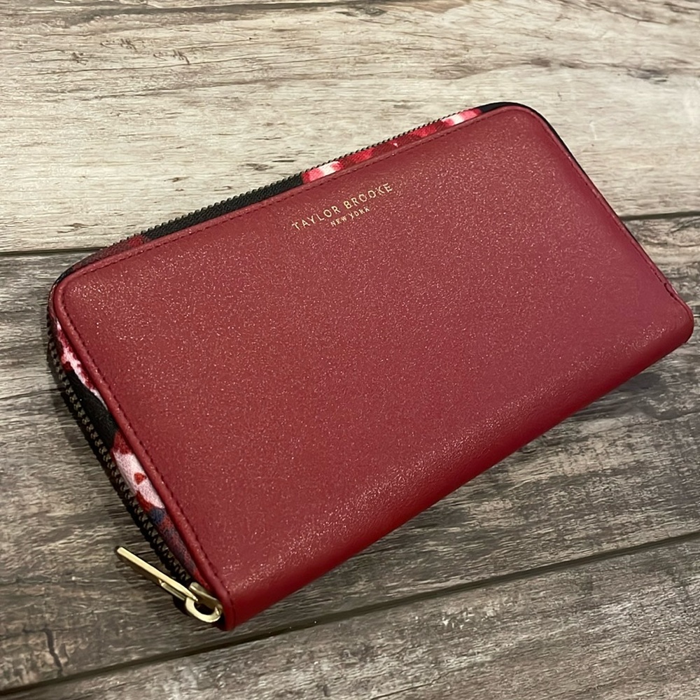 TAYLOR BROOKE WALLET
